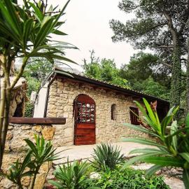 Holiday home Raos - a special stonehouse, Brela, hotel in Brela