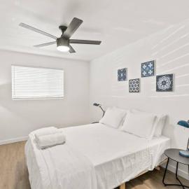 Lovely 1-bedroom condo in Biltmore - Parking، فندق في فينكس