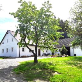 Romantická chalupa s krbem, hotel in Hořice na Šumavě