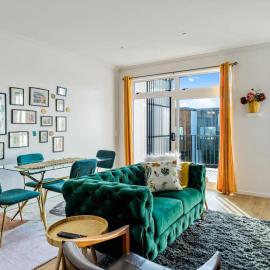 3 Bedroom Stunner in Hobsonville - WiFi - Netflix