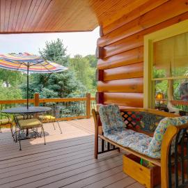 ‘Lakewood Lodge’ Escape w/ Fire Pit