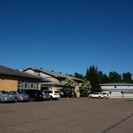 Bear's den Lounge and Motel, hotel sa Deep River