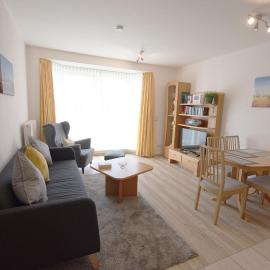 Apartment "Seelilie" mit sonnigem Südbalkon Sauna und Parkplatz - 200m zum Deich, hotel in Dorum-Neufeld