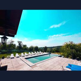 Agropensiunea Colev, hotel u gradu 'Stremţ'