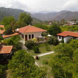 Akdeniz Bahçesi Apart Hotel by Kimera Lounge, hotel v mestu Cıralı