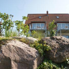 Dock2Apartment Rügen Whg 3 großer Balkon, ruhige Lage, готель у місті Ломе