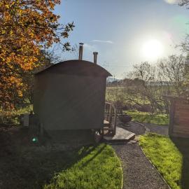 Hut In The Glade, Shepherds Hut with Hot Tub