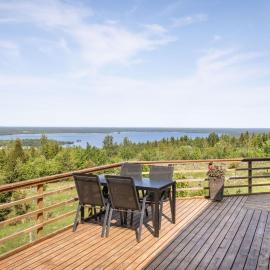 Holiday Home Lunnekullen by Interhome, hotel a Tibro