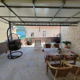 Apartments Turan Centrally Located with Free Parking
