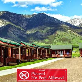 Wolf Den Log Cabin Motel and RV Park, khách sạn ở Thayne