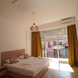 Incanto Luxury House، فندق في بارغا