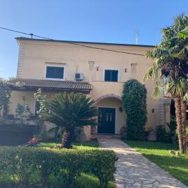 VILLA MARIA