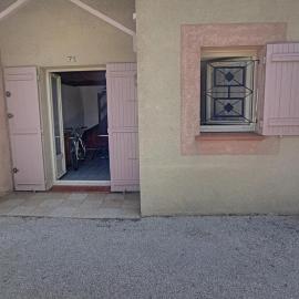 Pavillon climatisé avec terrasse, 10 min. de la plage, parking privatif inclus, tout confort - FR-1-732-45