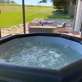 La Charmeraie : Le Logis, hotell i Thésée