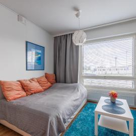 Close to center and Näsijärvi Lake - free parking, AC, and two double beds, hotel in Tampere