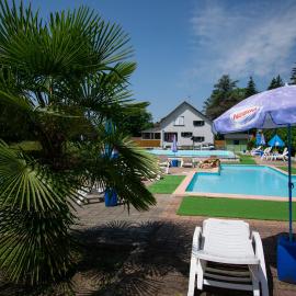 Camping des Bains, hotel u gradu 'Saint-Honoré-les-Bains'