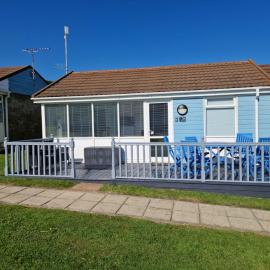 Surfs Up Lodge - Westward Ho!