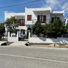 Karagiozos Studios & Apartments, hotel v Skopelusu