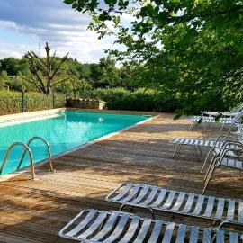 Natura Lodge, viešbutis mieste Baržakas