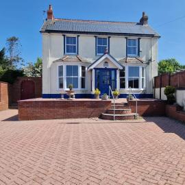 Lamack Vale House, Tenby, 5 Bedrooms with Private Heated Indoor Swimming Pool & Parking