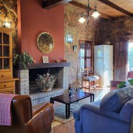 La Buganvilla, descanso entre olivares, hotel in Hornachuelos