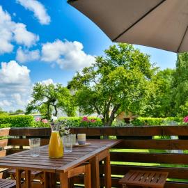 Apartment Murva -13 Min from Plitvice Lakes with parking and terrace, hotel a Drežnik Grad