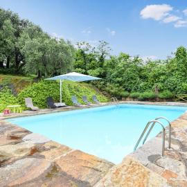2 Bedroom Gorgeous Home In Vò Euganeo, хотел в Vo Euganeo