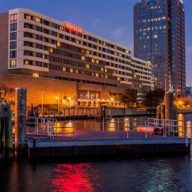 Sheraton Norfolk Waterside Hotel, hotel v destinaci Norfolk