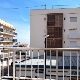 Amplio piso con terraza a 50 m de playa Miramar, hotel in Miramar