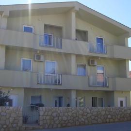 Apartments Ana, viešbutis mieste Vir