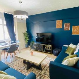 Family Marine Apartment with Sea View, hotel in Dawlish