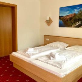 Exklusives Apt mit 3 Schlafzimmern & 3 Bädern, מלון בוואגריין