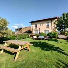 Apartamentos Corona, hotel en Comillas