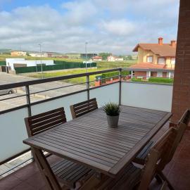 Apartamento Turistico Tempranillo, hotel u gradu Cirueña