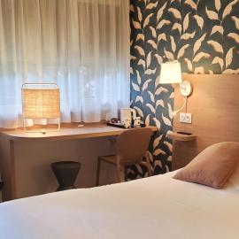 KYRIAD HONFLEUR - La Riviere Saint Sauveur – hotel w mieście Honfleur