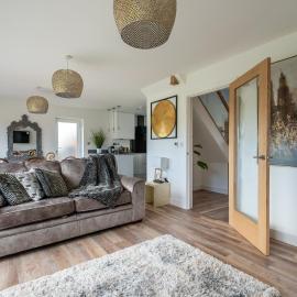 Luxurious 3 bedroom house now with FULL FIBRE INTERNET Shangri la in village of Alfrick with driveway parking for 3 cars in an area of outstanding natural beauty, superb walking,close to Worcester, Malvern showground, theatre, Malvern hills, dogs welcome, ξενοδοχείο στο Ουόρσεστερ