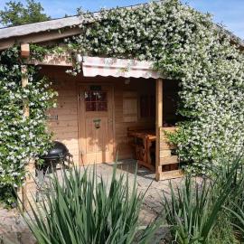 Apartma Suzy, hotel a Pobegi