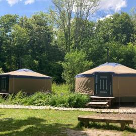 Barefoot Yurts، فندق في Brede