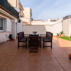 Apartamento con gran patio y excelente ubicación!