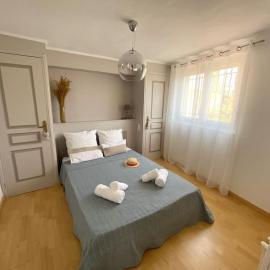 A louer haut de villa 4 pièces à Sainte-Maxime Golfe de St-Tropez, hotel in Sainte-Maxime