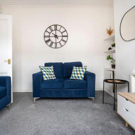 The Crown - Modern & Stylish Home from Home near Hopetown