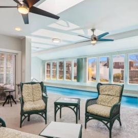 3 bedroom w indoor pool hotub, Hotel in Silver Spring