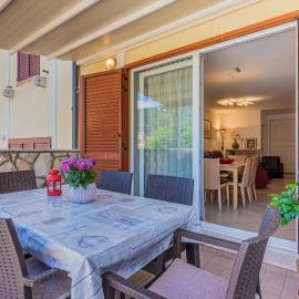Apartman Bruna, hotel in Cres
