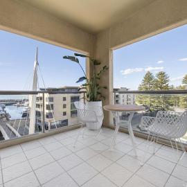 Belle Escapes - Park View Apartment at The Pier, hotel a Glenelg