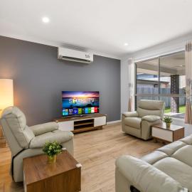 Spacious Newly Furnished 4BD Family Retreat، فندق في Doolandella