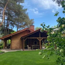 Klimatyczny domek z drewna nad morzem