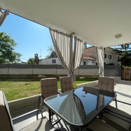 Ema & Marta apartment, Hotel in Babići