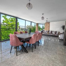 Moses Luxury apartments, hotel di Safed