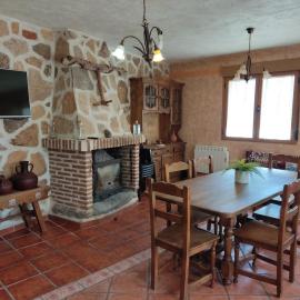Casa Rural El Pajar Navaluenga, hotel in Navaluenga