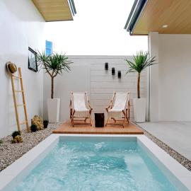 Bali-inspired Villa with Dipping Pool by Pallet Homes, hotel in Iloilo City